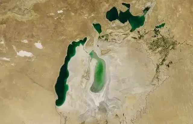 地球开始“报复”了？NASA卫星直击中亚，世界第4大湖正在“沙漠化”