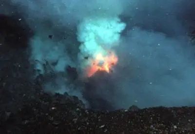 2020灾难不停？科学家发现巨型火山出现异常：释放不详信号