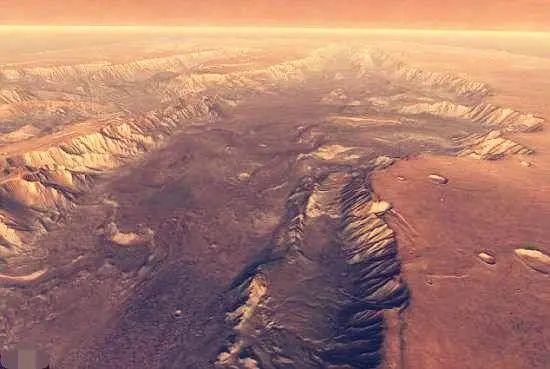 火星上有条“中国龙”！NASA拍摄火星一条峡谷，却呈现中国龙图案