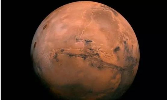 木卫二的水比地球还多，在它上面安装发动机，再把它推向火星，能创造出第二个地球吗？为什么？