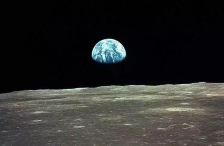 从月球上看地球有多亮？比月球要亮70倍！那么火星上看又有多亮？