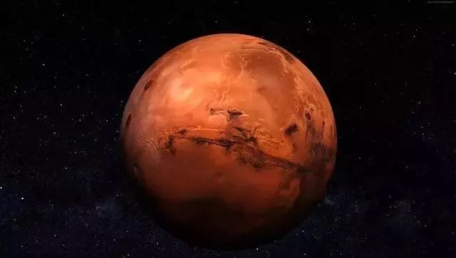 被称之为地球前世今生的火星，新发现：地表2.5厘米下存在水冰