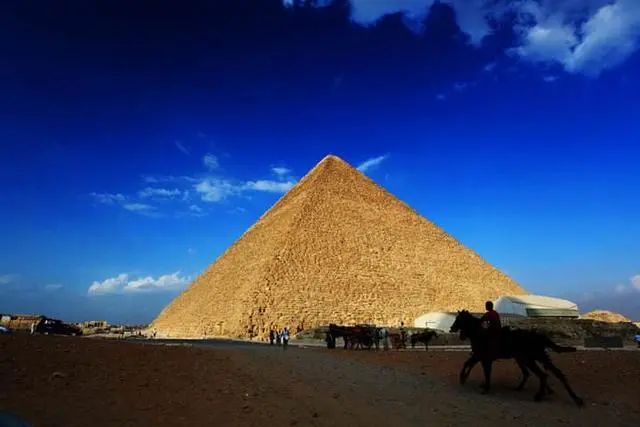 埃及金字塔里留下的142857这一串数字，这究竟有何神秘之处呢？
