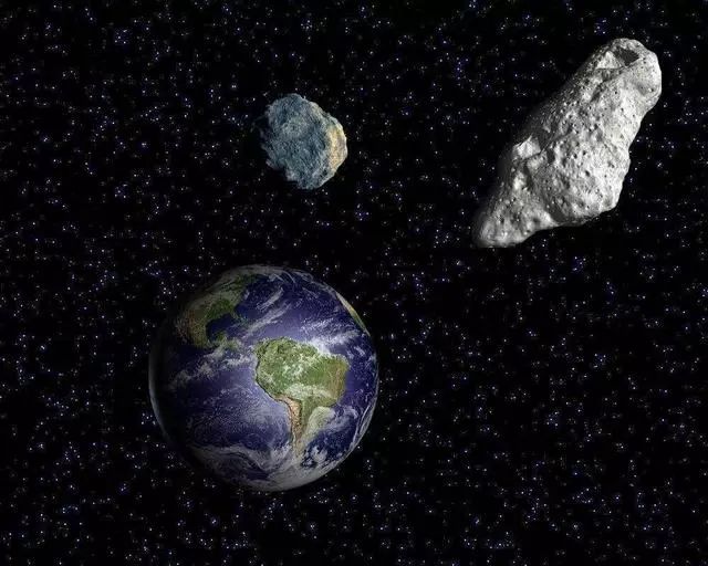 一颗巨大小行星刚刚划过地球，而我们几乎没有留意