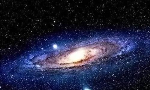 银河系中心的亮度为什么这么大，银心处到底存在着怎样的天体？