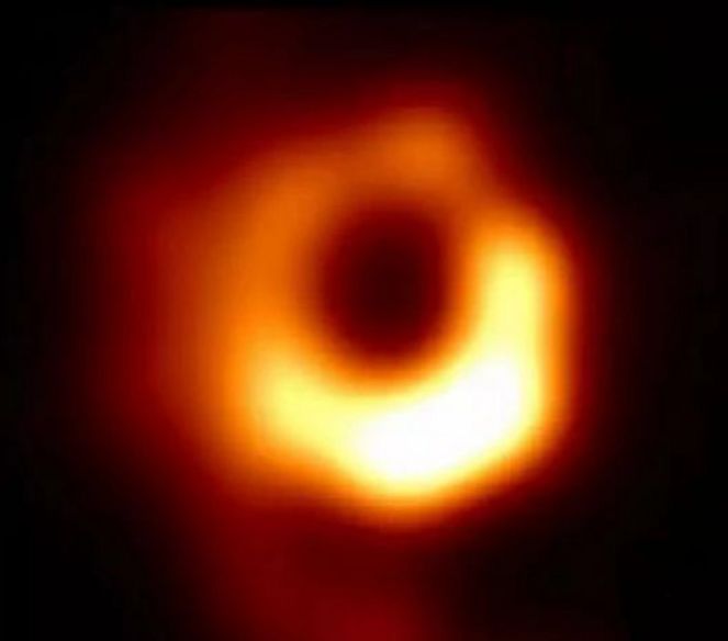 宇宙中已知最小的黑洞，质量却是太阳14倍，距地仅1.6万光年