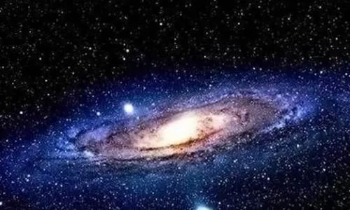 银河系中心为什么那么明亮？那里到底存在着什么？