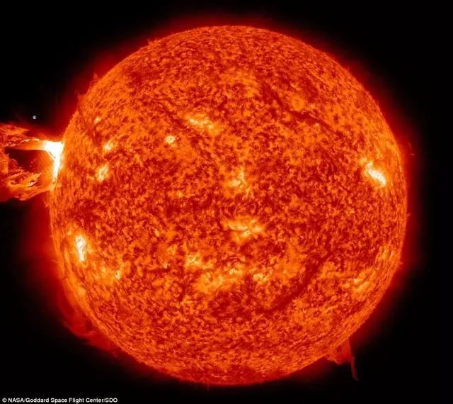 太阳和地球诞生在同一星云下，为什么地球上大部分是重元素呢？