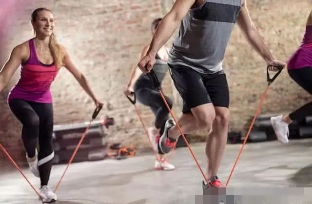 跳绳减肥的正确方法，一天跳多少能达到效果