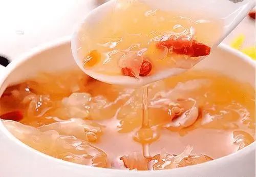 银耳红枣枸杞汤的功效与作用，银耳红枣枸杞汤可以天天喝吗？
