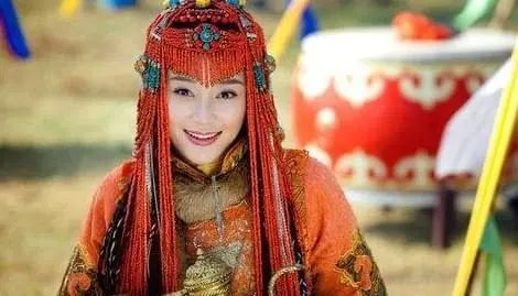 她26岁“二婚”嫁给皇太极，生下清朝第一位太子，封号独一无二！