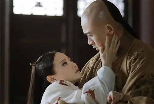 清朝唯一货真价实的皇贵妃，给乾隆生下残疾女儿，皇后都给她陪葬