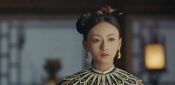 她15岁嫁给皇子，五年生下四胎，成清朝唯一生下皇帝的原配皇后