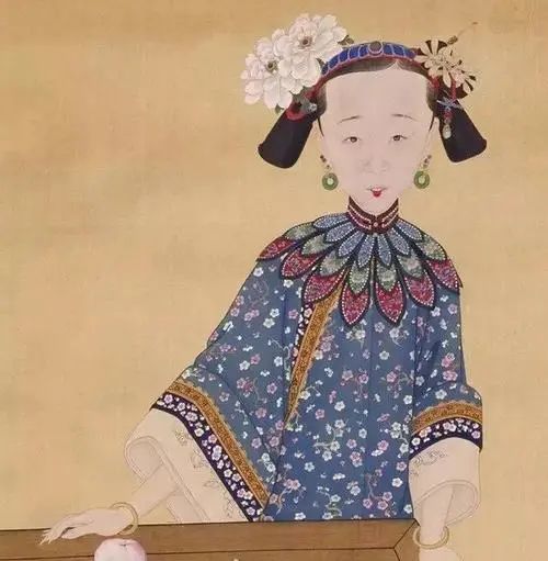 清朝唯一生下皇帝的继后，14岁入宫四怀龙胎，封号独一无二