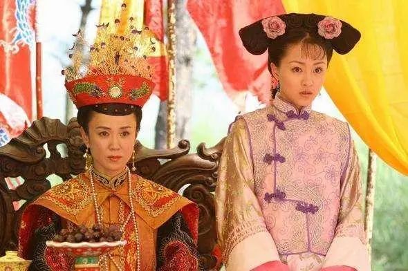 她13岁被皇帝接入宫中，六年五次怀上龙胎，成清朝最特殊的皇后！