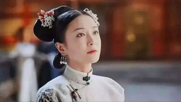清朝最年轻的皇贵妃，15岁便成了摆设，却享受到独一无二的荣耀