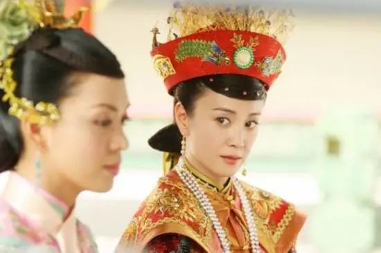 她是清朝最得宠的皇后，与皇太后争夺后宫大权，甚至为此丢掉性命