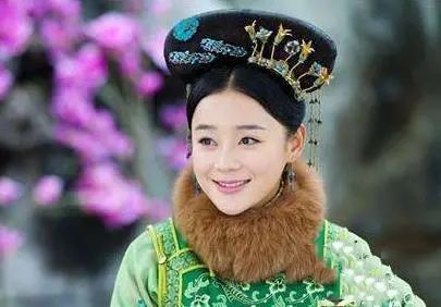 她嫁给清朝首个皇帝，随后两侄女也嫁过来，结果三女共侍一夫