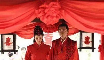 大清朝的试婚制度，公主出嫁前，会让宫女去试驸马身体，不谈感情