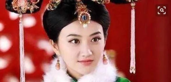 她是清朝公主，弟弟是康熙，祖母是孝庄，嫁给政敌孤独终老！