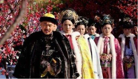 她10岁嫁给乾隆，成为唯一享有帝王待遇的皇后，是清朝绝无仅有的