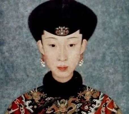 清朝“最明智”的皇后，让养子继位称帝，获新帝一生的尊敬