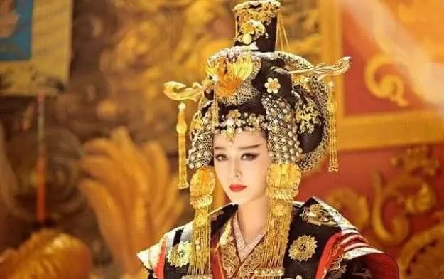 中国历史上共有四位女皇帝，武则天外，另外三位是谁？