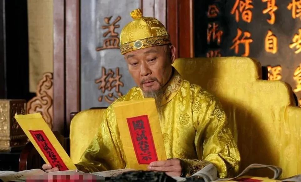 清朝最好命的皇帝，父亲长寿，熬死阿哥，直接白捡皇位