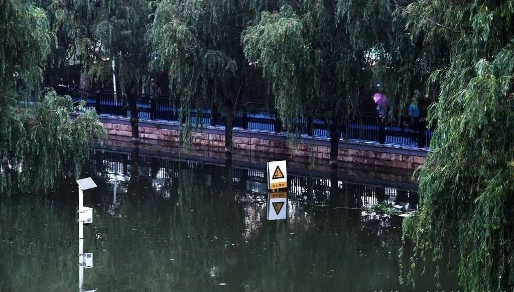 五首写在南京的古诗词，在诗词的海洋中，领略南京的时代变迁