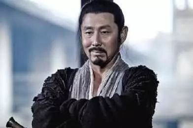 刘备还有个儿子，比刘禅能力高出百倍，诸葛亮却鼓动刘备将其赐死
