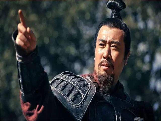 刘备叛离曹操时，顺手带走五万大军，为何无人反水？