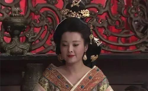 此人是西汉第一传奇的女人，给5个皇帝当过皇太后，但死的很窝囊