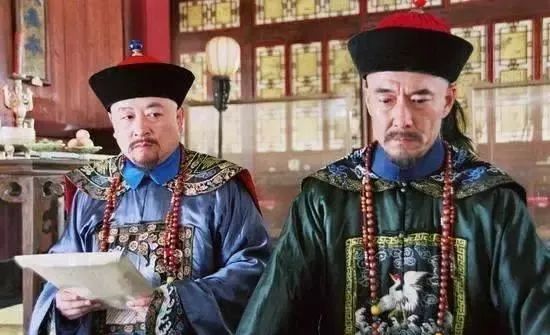 清朝总督向乾隆皇帝进献金手炉，为何反惹来杀身之祸？