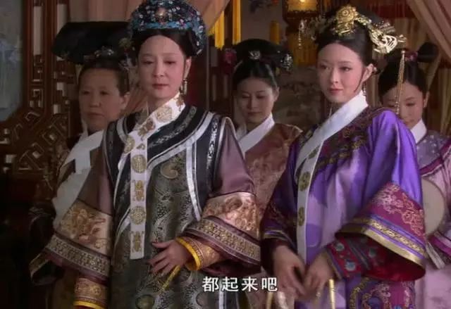 清朝后宫妃嫔佩戴的白领子不是为了好看，原来是有这样的作用的