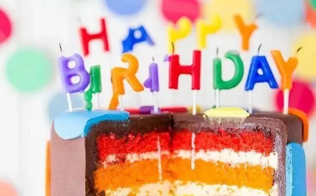 生日蛋糕图片大全，一组唯美的图片与你分享35图（生日蛋糕祝福语）