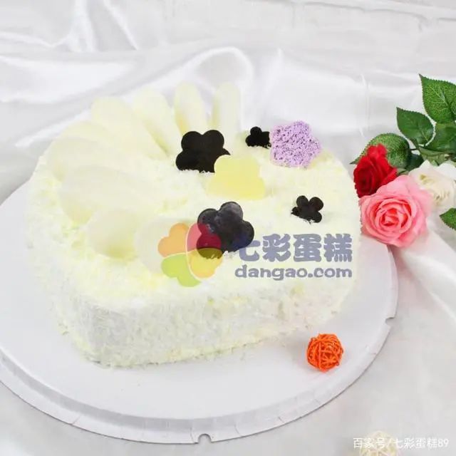 【文案】女生蛋糕生日祝福语，女生蛋糕图案
