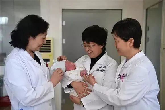 33年过去，中国第一位“试管婴儿”已成家，跟普通人有什么区别？