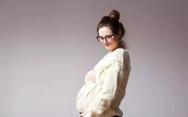 孕晚期是关键期，孕妇怎样平安度过冬季？准妈妈做好五点很重要