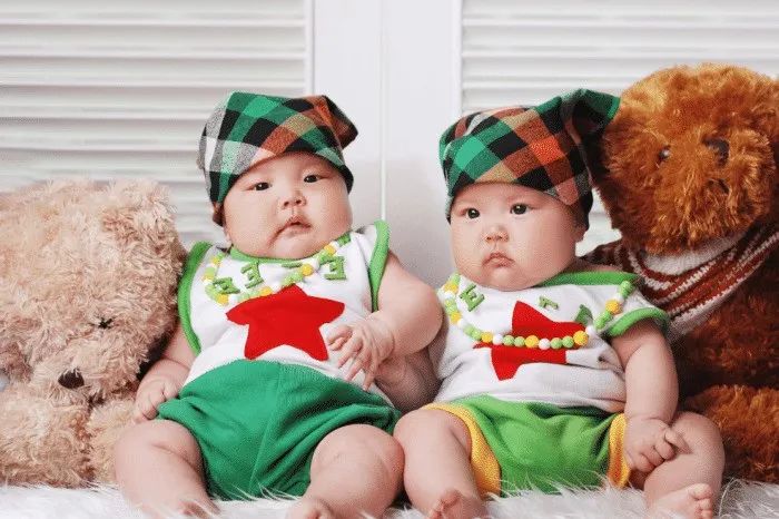 为啥现在生“双胞胎”的夫妻越来越多？产科医生说出实情