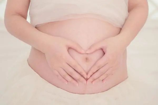 为什么女性备孕时，要检查甲状腺功能？甲状腺异常会影响怀孕吗？