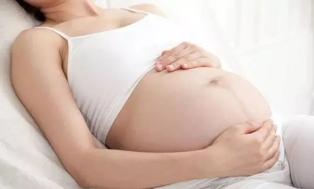 怀孕期间，夫妻能“办事”吗？专家：这个时候不主张