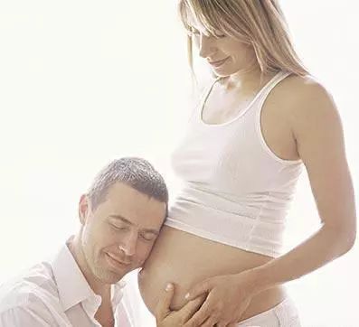 怀孕期间有这4个表现，多半是怀了个“捣蛋鬼”，孕妈要多费心了