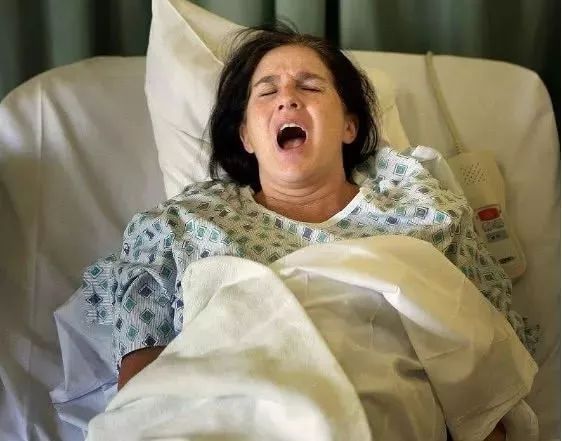 为什么产妇分娩时会感觉产房凉飕飕的？产科医生：是医院故意的！