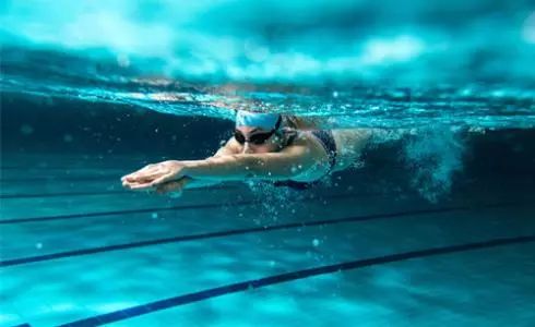 健康减肥可游泳，多种好处令人心动