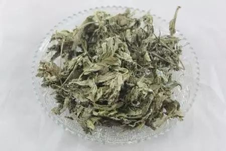 夏天艾草煮水