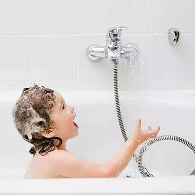 洗澡时身上搓出的“泥”到底是什么？