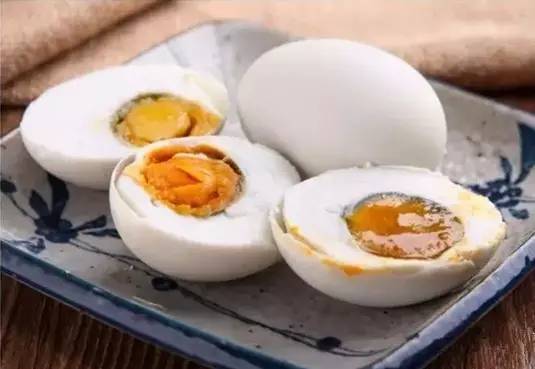 吃咸鸭蛋有三种好处