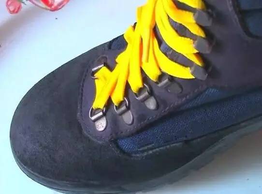 一招让你的运动鞋可以防雨防水