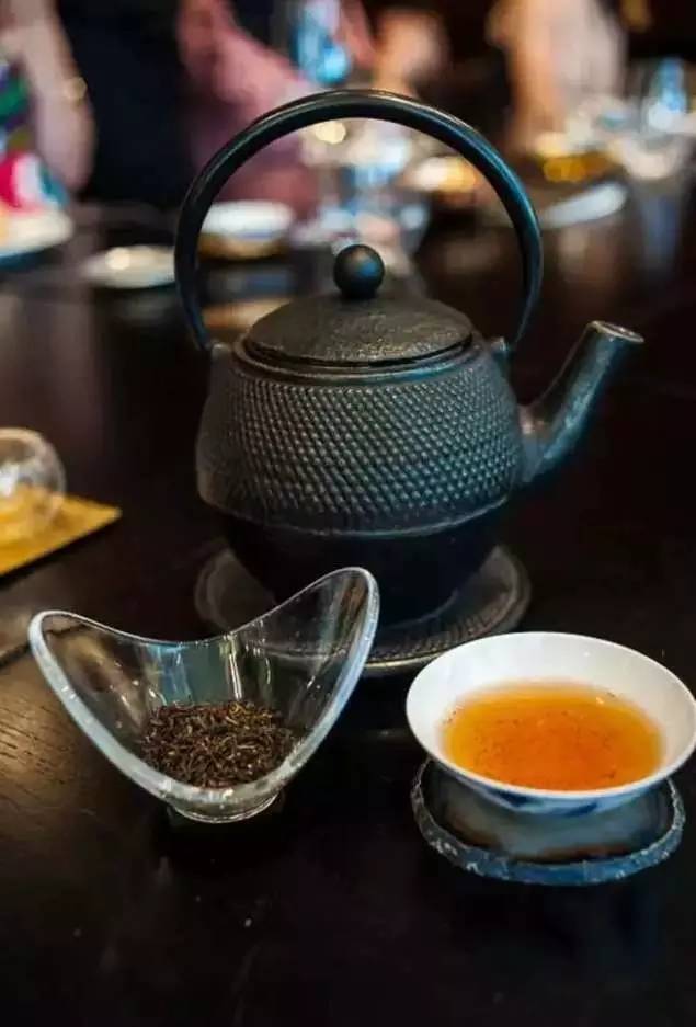 当我老了，带一杯茶退隐江湖。