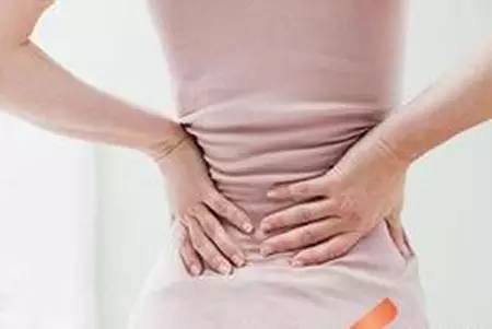 后背疼痛是什么原因，该怎么办？